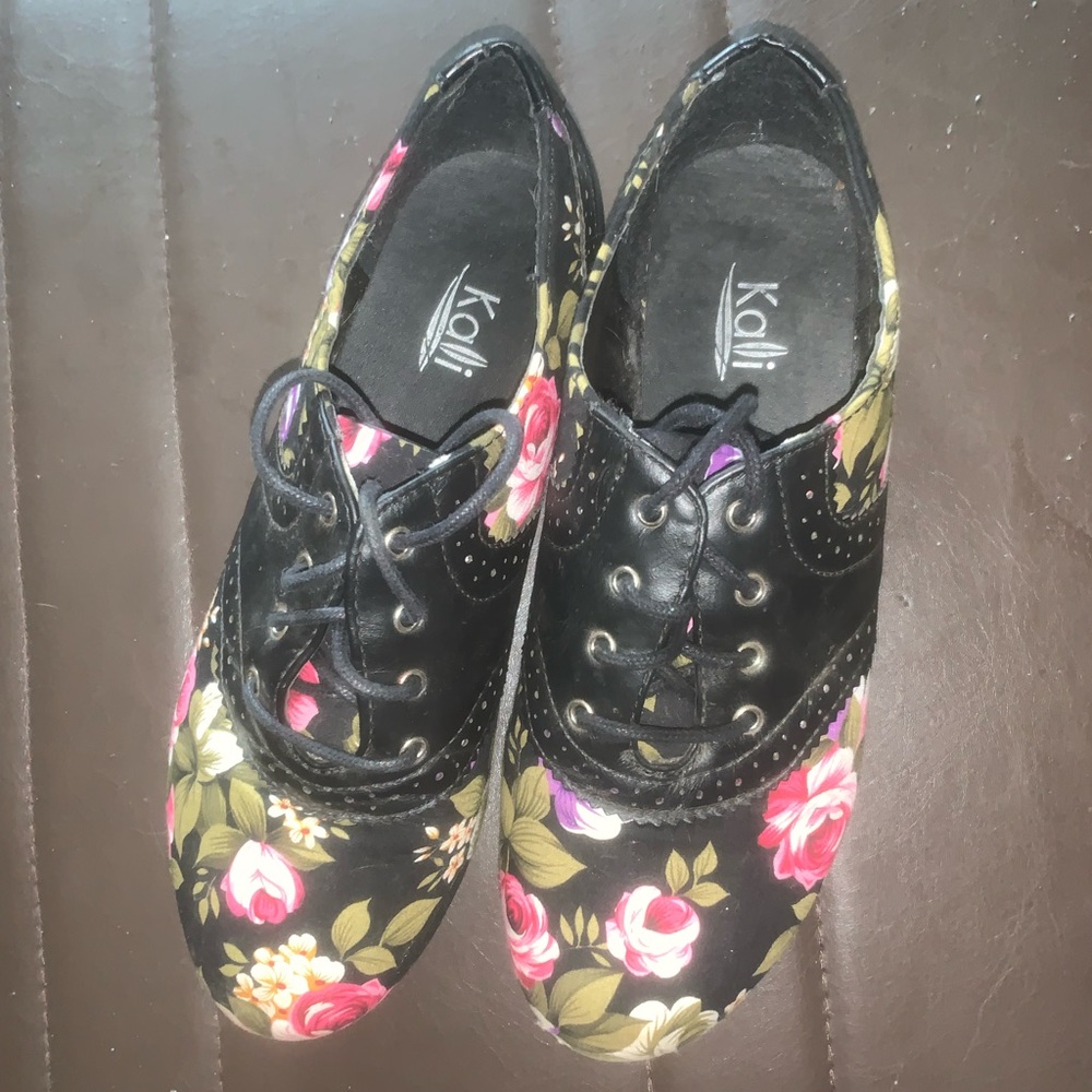 Floral saddle shoes
